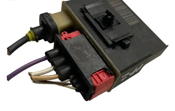 Peugeot Partner Glow plug pre-heat relay 9652021180