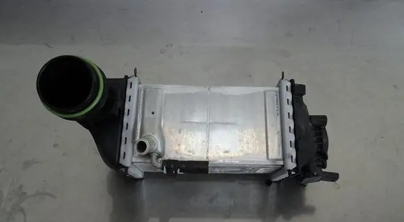 Volkswagen Polo VI Intercooler radiator 05C145785C