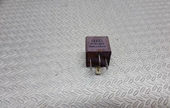 Volkswagen PASSAT B5.5 Other relay 431951253G