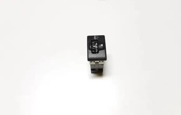 Suzuki XL7 I Headlight level height control switch 32932074