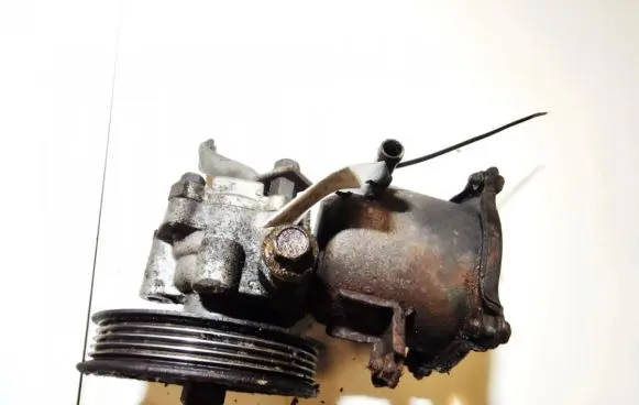 Subaru Impreza I Power steering pump