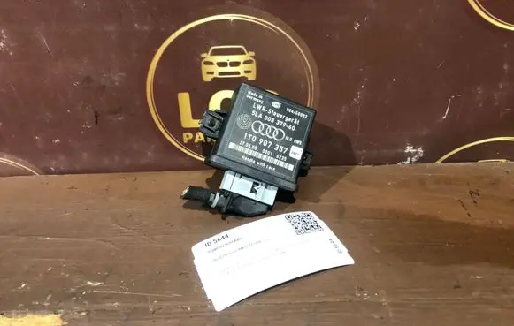 Skoda Octavia Mk2 (1Z) Light module LCM 1T0907357