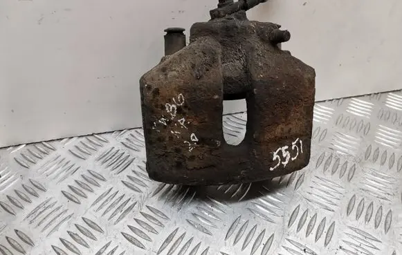 Volkswagen PASSAT B6 Front brake caliper