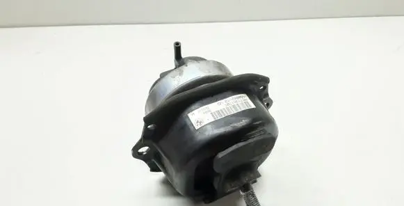 BMW X5 E70 Engine mount bracket 6773817 P677381701