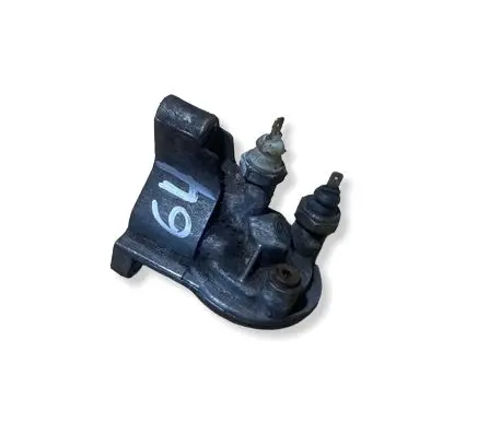 Volkswagen Golf III Oil filter mounting bracket 053115417A ADD
