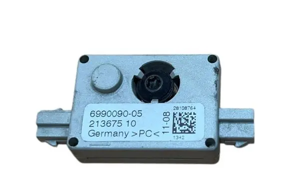 BMW 6 F06 Gran coupe Aerial antenna amplifier 6990090 13600211