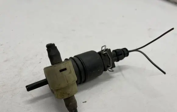 Opel Astra J Windscreen/windshield washer pump