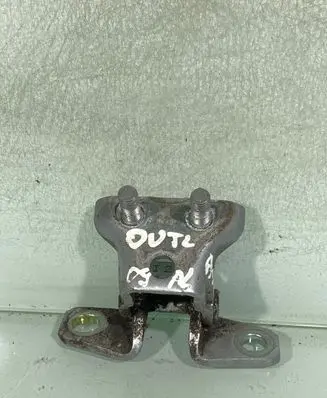Mitsubishi Outlander Front door upper hinge