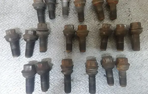 Volkswagen Crafter Nuts/bolts 