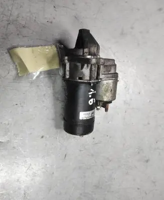 Opel Zafira B Starter motor 674332
