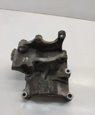 KIA Sportage Generator/alternator bracket 