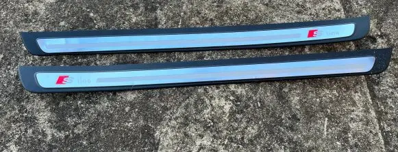 Audi A5 8T 8F Front sill trim cover 8T0853373 8T0853374