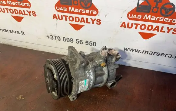 Volkswagen Jetta VI Air conditioning (A/C) compressor (pump) 039900032B4 5N0820803H R134A