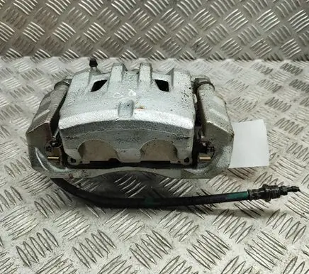 Toyota Sienna XL40 IV Front brake caliper 4773008040