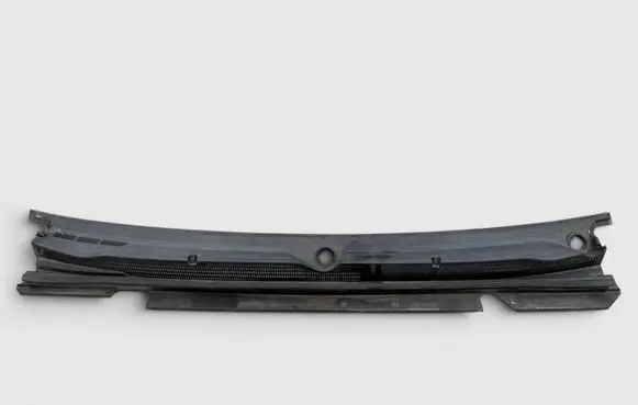 Chevrolet Suburban Wiper trim 23454604 19401986 19401987