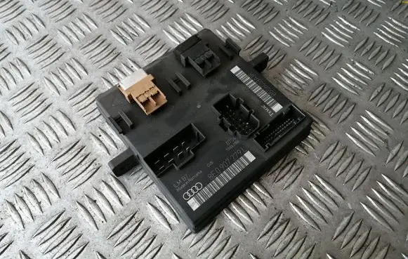 Audi A4 S4 B6 8E 8H Comfort/convenience module 8E0907279L