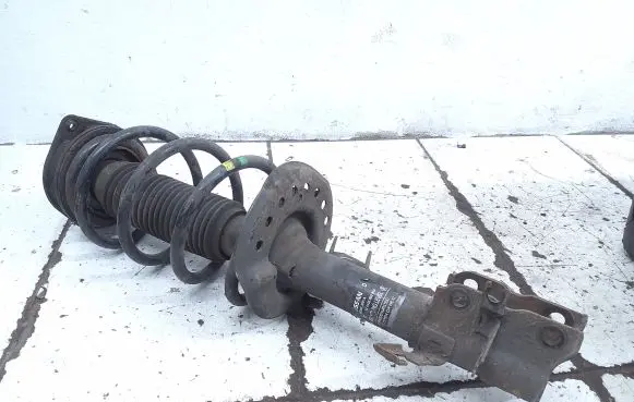 Nissan Qashqai Front shock absorber with coil spring 54303JD01A