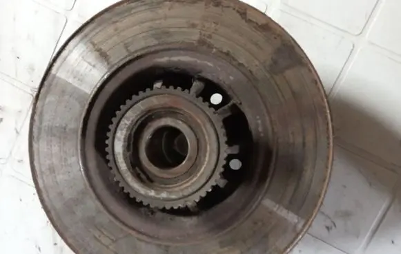 Nissan Primastar Rear wheel hub