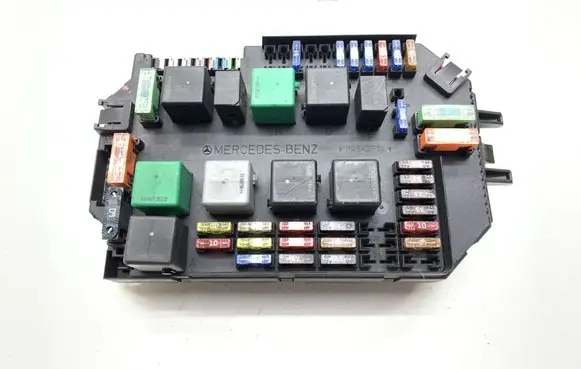Mercedes-Benz S W221 Fuse module A2215402250 A2215450001