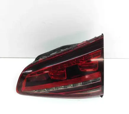 Tailgate rear/tail lights
