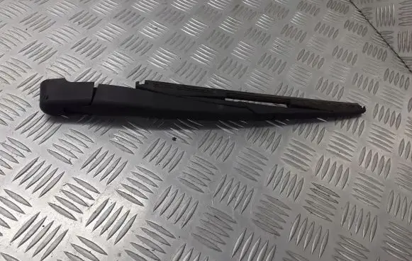 Citroen C4 I Rear wiper blade arm
