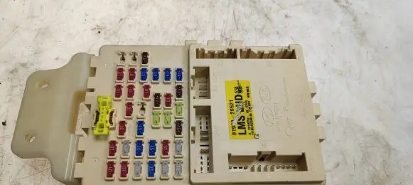 Hyundai ix35 Fuse module 919502S521 K9140250 AK62036