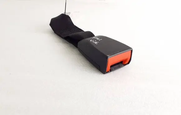 Porsche Macan (95B) Middle seatbelt buckle (rear) 95B857740