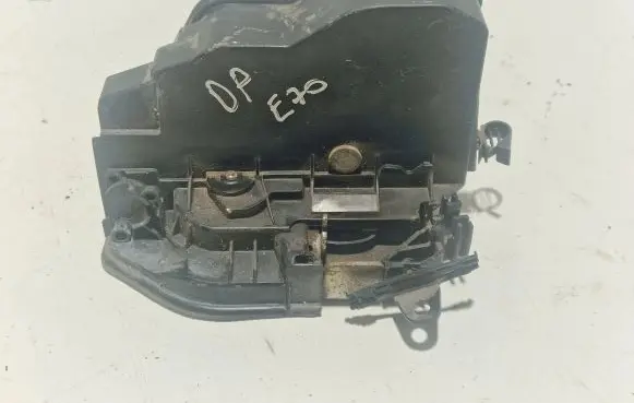 BMW X5 E70 Front door lock 7202146 A053702