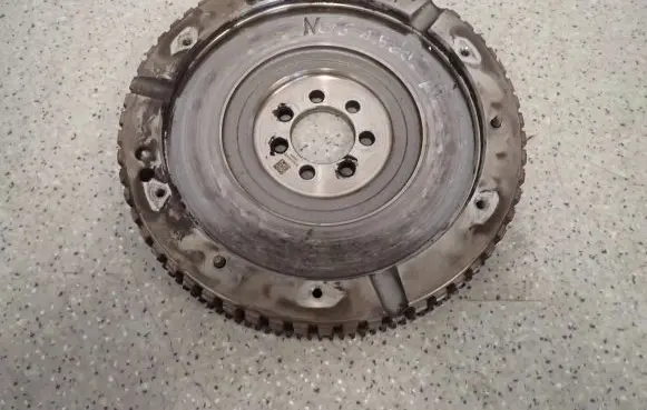 Nissan Note (E12) Dual mass flywheel 