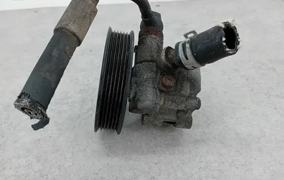 Opel Insignia A Power steering pump 