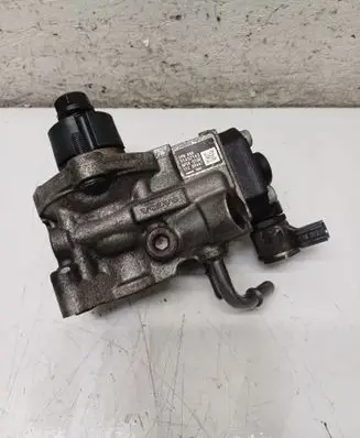 Volvo V40 Cross country Generator/alternator bracket 31480996
