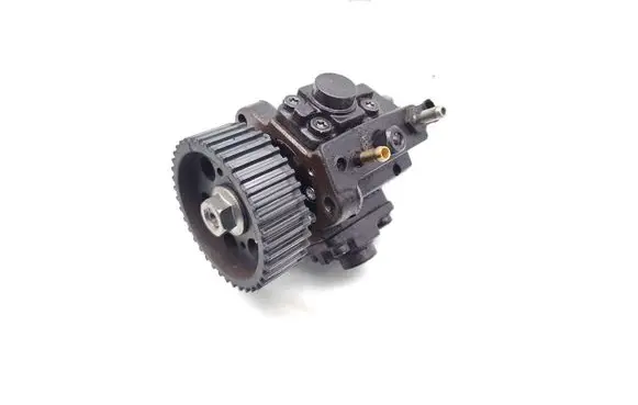 Opel Zafira C Fuel injection high pressure pump 55574632 0445010248