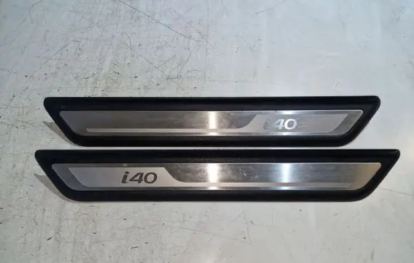 Hyundai i40 sill trim set (inner) 858833Z100