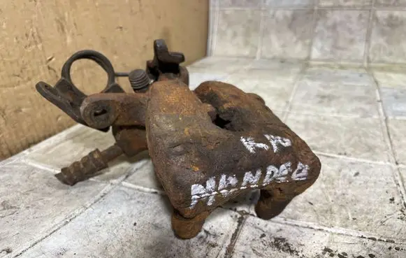 Ford Mondeo MK IV Rear brake caliper