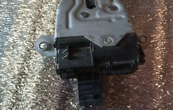 Volvo V60 Tailgate/trunk/boot lock/catch/latch 31335045