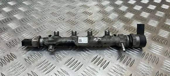 Skoda Octavia Mk3 (5E) Fuel main line pipe 04L089D