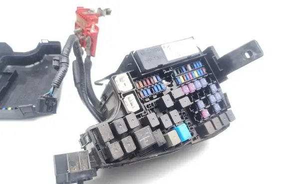 Mazda 6 Fuse module KD45-675X0-C 7154-7712-30 F005V01476