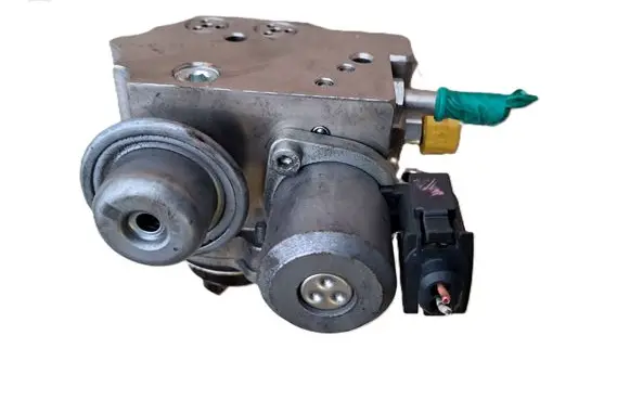 Peugeot RCZ Fuel injection high pressure pump 2R1315 L24700