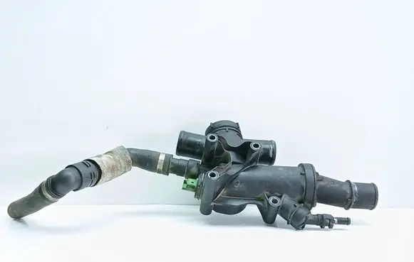 Ford Focus Thermostat/thermostat housing 9656182980IND