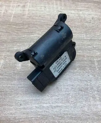 Volkswagen PASSAT B6 Air flap motor/actuator 3C1907511B 1168802940