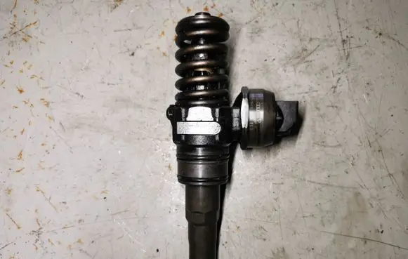 Volkswagen Caddy Fuel injector 038130073BN 038130073