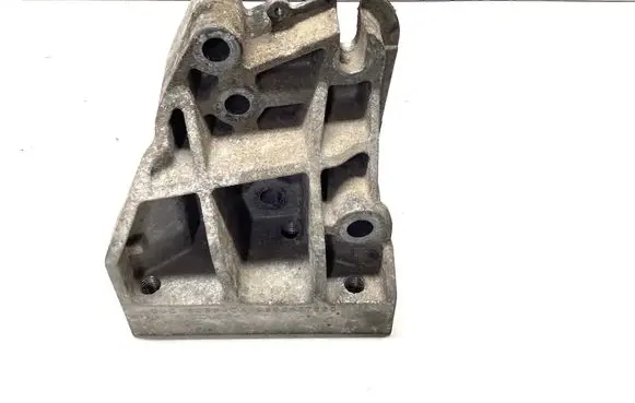 Land Rover Freelander 2 - LR2 Engine mounting bracket 6G906030CA 9682877580