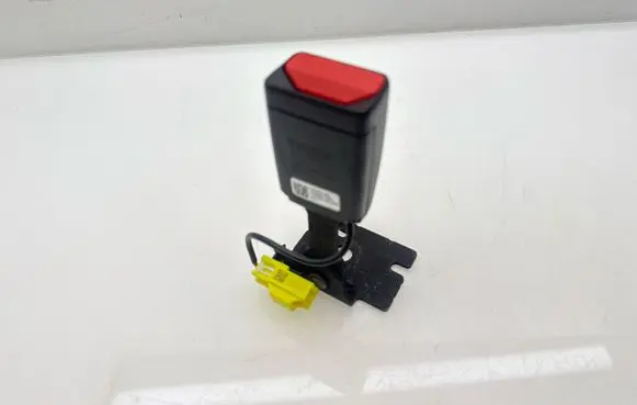 Volvo XC40 Rear seatbelt buckle 32341089