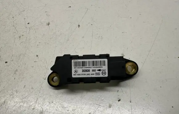 Mercedes-Benz E W211 Airbag deployment crash/impact sensor 0018209126