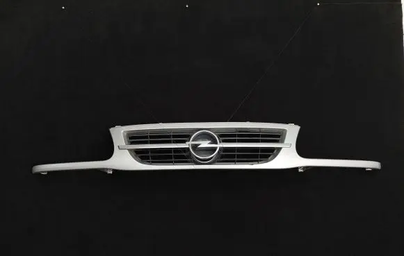 Front bumper upper radiator grill