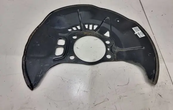 Toyota RAV 4 (XA40) Front brake disc dust cover plate 4778242050