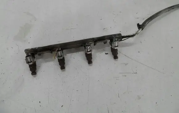 Nissan Primera Fuel main line pipe 