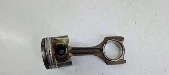 Mini Cooper Countryman R60 Piston with connecting rod N47C20A