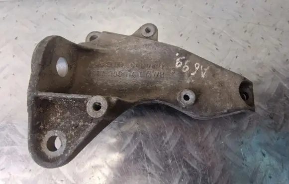Audi A6 S6 C5 4B Gearbox mounting bracket 8D0399114T