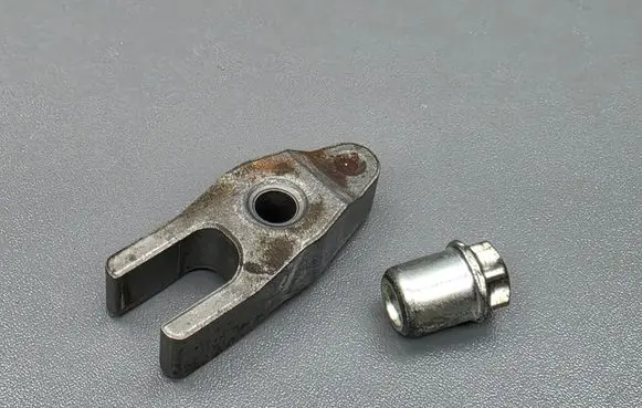 Honda Accord Fuel Injector clamp holder 